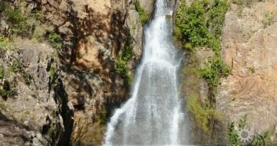 chapada-dos-veadeiros-alto-paraiso-cachoeira do macaquinho