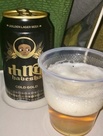 Como e voar para a Tailandia pela Ethiopian Airlines - refeicoes - cerveja(6)