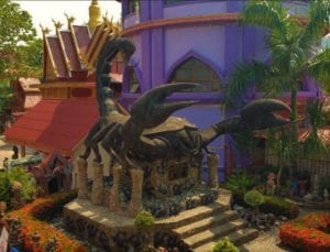 o que fazer em chiang rai - tailandia - scorpion temple
