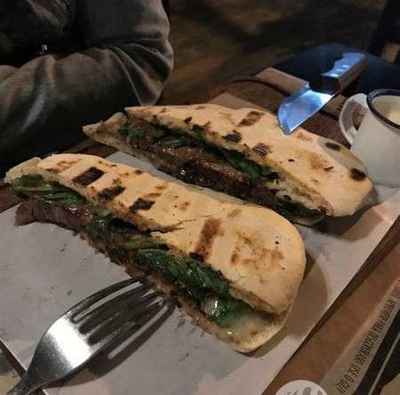 o que fazer em vitoria e arredores - espirito santo - brasil - restaurante - la dolina - argentina - sanduiches - chope (2)
