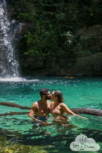 cachoeiras-da-chapada-dos-veadeiros-goias-o-que-fazer-em-cavalcante-comunidade-kalunga-santa-barbara-cachoeira-pratinha-complexo-turismo-trilha-alto-paraiso-go (3)