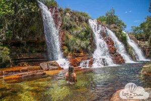 cachoeiras-da-chapada-dos-veadeiros-goias-o-que-fazer-em-cavalcante-rei-do-prata-santa-barbara-cachoeira-pratinha-complexo-turismo-trilha-alto-paraiso-go (1)