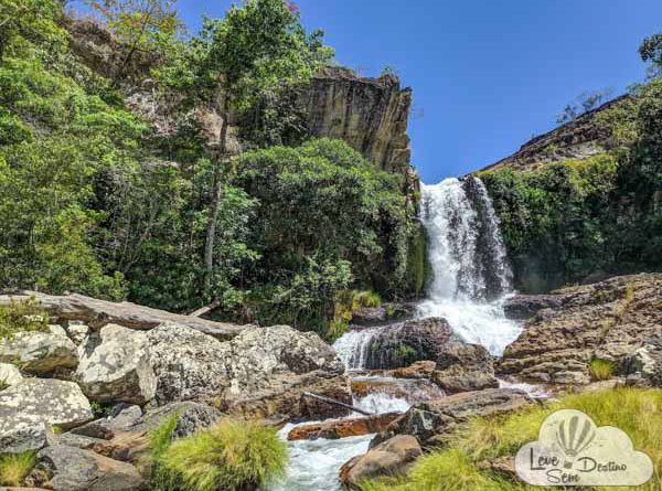 cachoeiras-da-chapada-dos-veadeiros-goias-o-que-fazer-em-cavalcante-rei-do-prata-santa-barbara-cachoeira-pratinha-complexo-turismo-trilha-alto-paraiso-go (3)